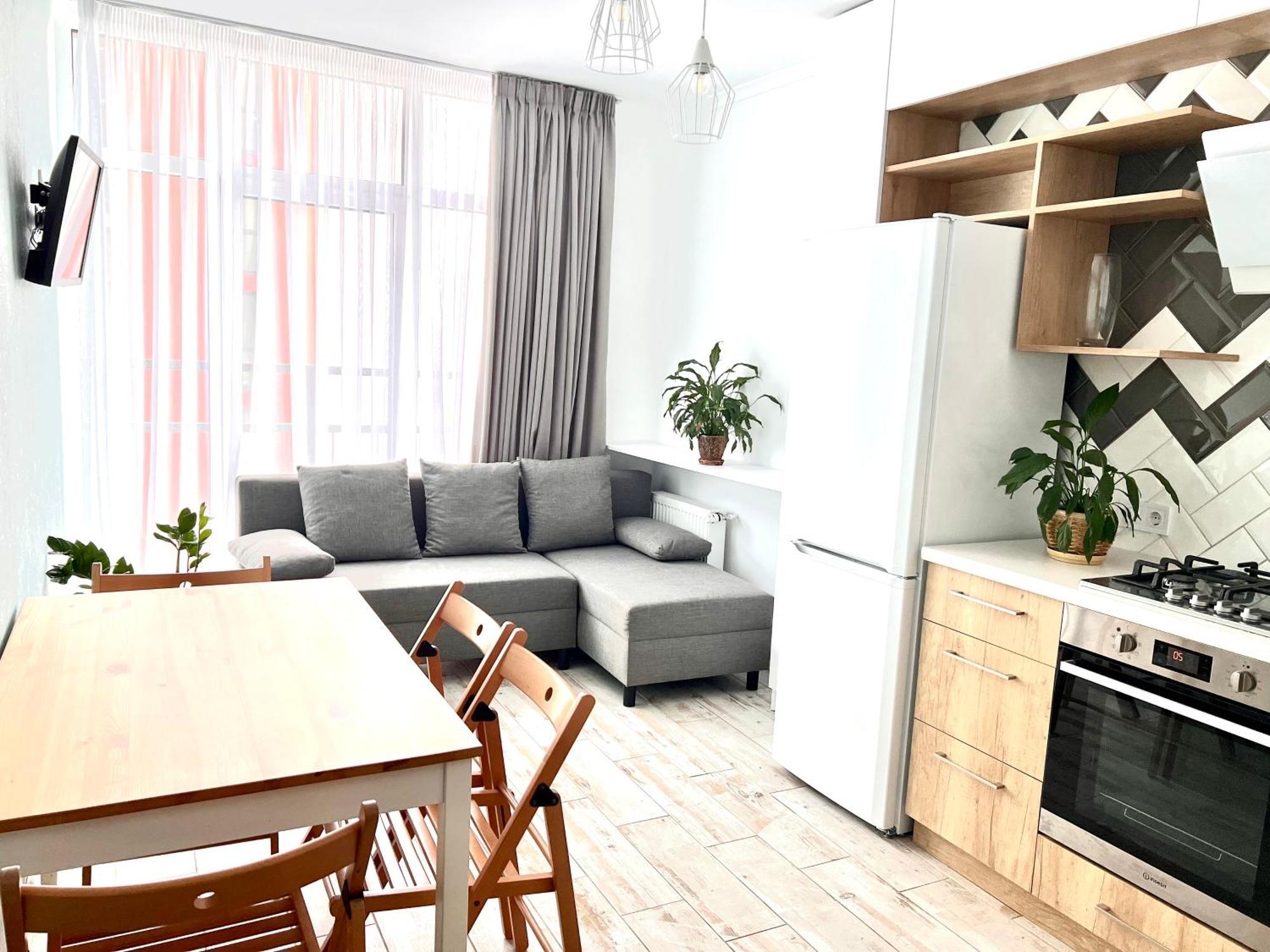 Osapart Beautiful Apartment In A Complex Semycvit Lviv Exterior photo